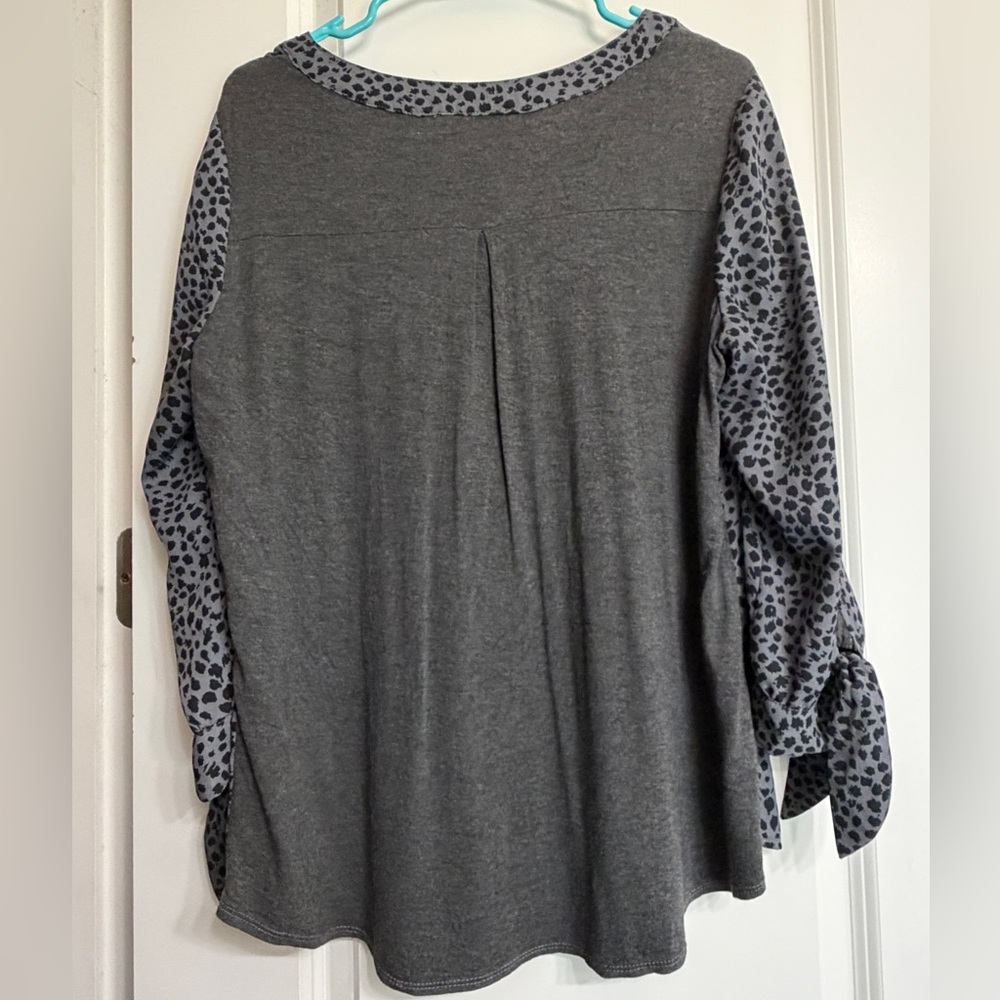 Fortune + Ivy Leopard Print Blouse – Size Large - Picture 2 of 6